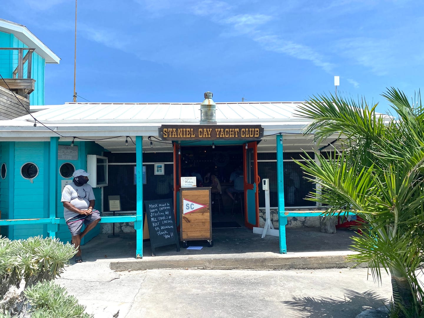 Where to eat in Staniel Cay- Yacht Club