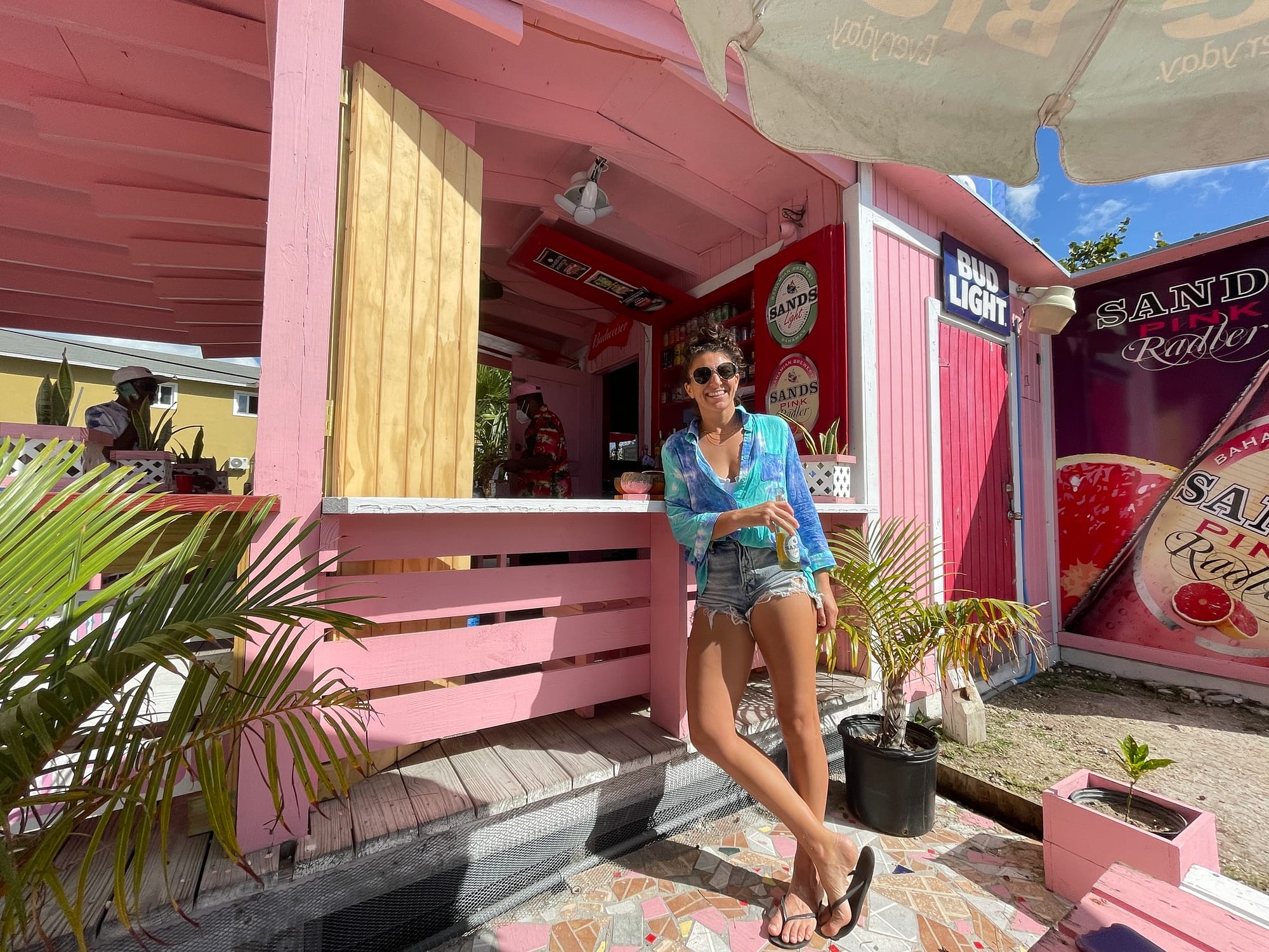 Best Bars in The Bahamas | The Pink Shack